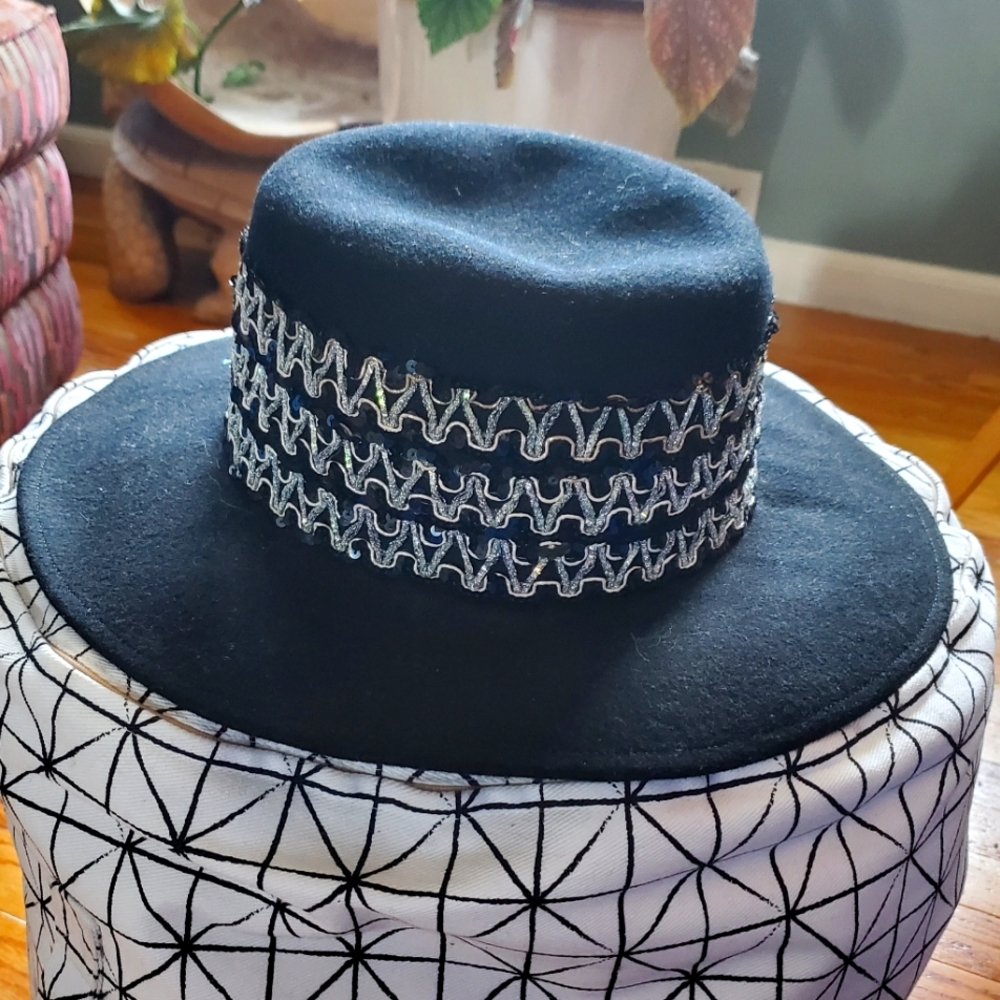 Stylish Wool hat with bling
